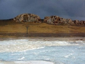 gefrorener Fluss in Tibet
