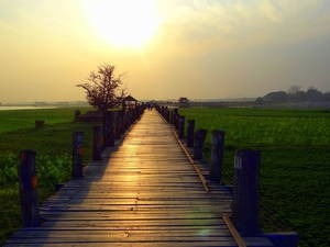 U-Bein-Bridge bei Sonnenuntergang, Englisch online lernen via Skype